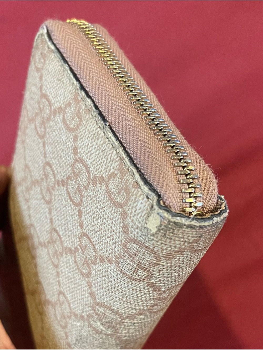 Gucci Beige GG Zip-Around Wallet with Gold Charm - Picture 9 of 15